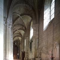 Église Saint-Étienne de Beauvais - Interior, south aisle looking east