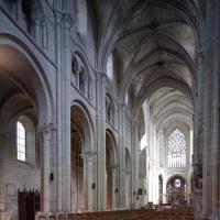 Église Saint-Étienne de Beauvais - Interior, north nave elevation to chevet
