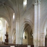 Église Saint-Lucien de Bury - Interior, south nave elevation looking east