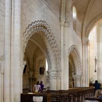 Église Saint-Lucien de Bury - Interior, north nave arcade looking east