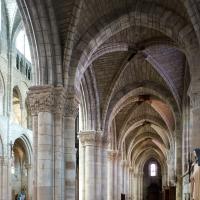 Église Notre-Dame-en-Vaux de Châlons-en-Champagne - Interior, north nave aisle looking west