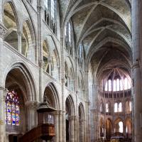 Église Notre-Dame-en-Vaux de Châlons-en-Champagne - Interior, nave looking east