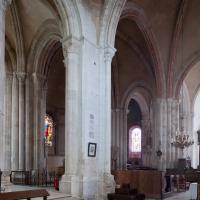 Église Notre-Dame de Château-Landon - Interior, north transept looking southeast into chevet