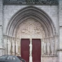 Église Notre-Dame-de-la-Nativité de Donnemarie-Dontilly - Exterior, western frontispiece, central portal