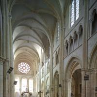 Église Notre-Dame-de-la-Nativité de Donnemarie-Dontilly - Interior, nave looking east