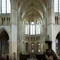 Église Saint-Ferréol d'Essômes-sur-Marne - interior, chevet and transept looking east