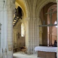 Église Saint-Denis de Foulangues - Interior, chevet looking southwest