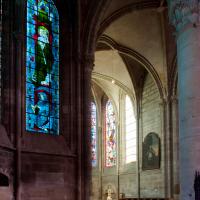 Abbaye Notre-Dame-des-Ardents-et-Saint-Pierre de Lagny-sur-Marne - Interior, chevet, north ambualtory looking southeast into axial chapel