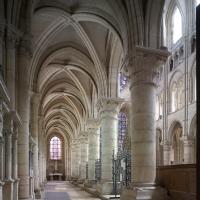 Cathédrale Notre-Dame de Laon - Interior, chevet, northern aisle looking east