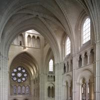 Cathédrale Notre-Dame de Laon - Interior, crossing space and transept, gallery level, looking northeast