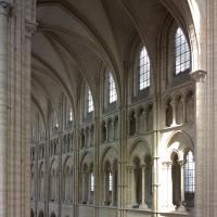 Cathédrale Notre-Dame de Laon - Interior, nave, gallery level, looking northwest