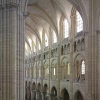 Cathédrale Notre-Dame de Laon - Interior, chevet, gallery level looking southeast