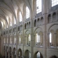 Cathédrale Notre-Dame de Laon - Inteiror, chevet, gallery level looking southeast