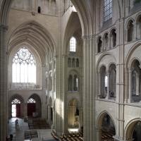 Cathédrale Notre-Dame de Laon - Interior, crossing space and transept, gallery level, looking southwest