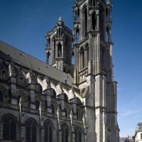 Cathédrale Notre-Dame de Laon - Exterior, western frontispiece towers and northern flank of nave
