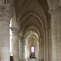 Cathédrale Notre-Dame de Laon - Interior, chevet, southern aisle looking east