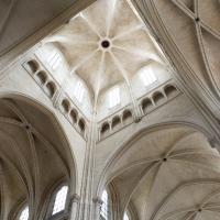 Cathédrale Notre-Dame de Laon - Interior, crossing space and vault of lantern tower:oblique view