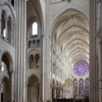 Cathédrale Notre-Dame de Laon - Interior, crossing space and chevet looking northeast