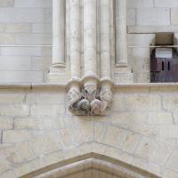 Cathédrale Notre-Dame de Laon - Interior, west side of crossing tower, corbel and stringcourse