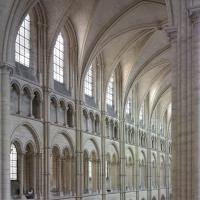 Cathédrale Notre-Dame de Laon - Interior, chevet, gallery level looking northeast