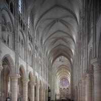 Cathédrale Notre-Dame de Laon - Interior, nave, looking northeast