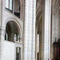 Cathédrale Saint-Étienne de Meaux - Interior, south nave aisle looking east