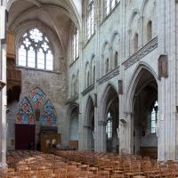 Moret-sur-Loing, Église Notre-Dame - Interior, north nave elevation looking west