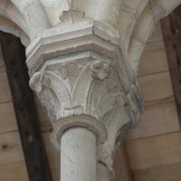 Moret-sur-Loing, Église Notre-Dame - Interior, chevet, south triforium, arcade, shaft capitals