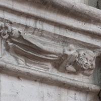 Moret-sur-Loing, Église Notre-Dame - Interior, nave, north arcade, cornice, detail