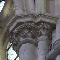 Moret-sur-Loing, Église Notre-Dame - Interior, nave, south clerestory, vaulting shaft capitals