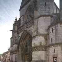 Moret-sur-Loing, Église Notre-Dame - Exterior, western frontispiece, portals looking northeast