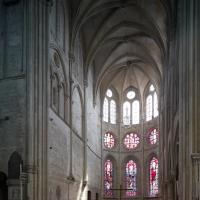 Moret-sur-Loing, Église Notre-Dame - Interior, crossing looking northeast into chevet