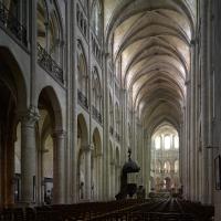 Cathédrale Notre-Dame de Noyon - Interior, nave looking northeast