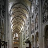 Cathédrale Notre-Dame de Noyon - Interior, nave looking northwest