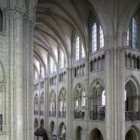 Cathédrale Notre-Dame de Noyon - Interior, nave, gallery level, looking northwest 