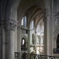 Cathédrale Notre-Dame de Noyon - Interior, north transept, gallery level, west side