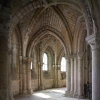 Cathédrale Notre-Dame de Noyon - Interior, chevet south gallery looking into hemicyle