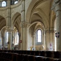 Cathédrale Notre-Dame de Noyon - Interior, chevet hemicycle looking southeast