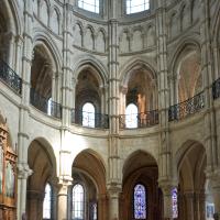 Cathédrale Notre-Dame de Noyon - Interior, chevet hemicycle arcade, gallery and triforium