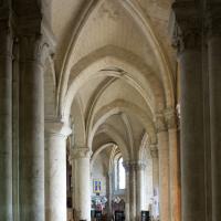 Cathédrale Notre-Dame de Noyon - Interior, chevet, south ambulatory
