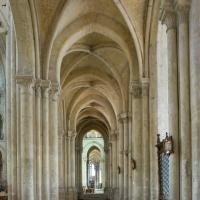 Cathédrale Notre-Dame de Noyon - Interior, south nave aisle looking east