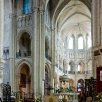 Cathédrale Notre-Dame de Noyon - Interior, chevet and crossing space looking northeast