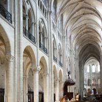 Cathédrale Notre-Dame de Noyon - Interior, nave looking northeast