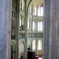 Cathédrale Notre-Dame de Noyon - Interior, south transept, gallery level, east side