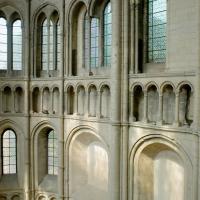 Cathédrale Notre-Dame de Noyon - Interior, south transept, gallery level, west side