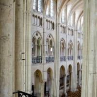 Cathédrale Notre-Dame de Noyon - Interior, nave, gallery level looking southwest from chevet gallery