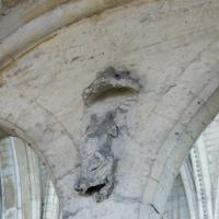 Cathédrale Notre-Dame de Noyon - Interior, chevet south  gallery sculpture