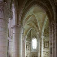 Église Saint-Pierre d'Orbais - Interior, south ambulatory aisle and radiating chapels