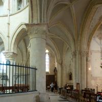 Église Saint-Quiriace de Provins - Interior, ambulatory looking north with chapels