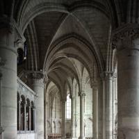 Basilique Saint-Remi de Reims - Interior, south ambulatory and radiating chapels
